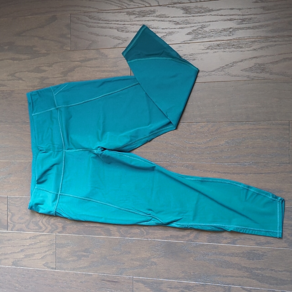 Athleta Teal Lightning 7/8 Tight